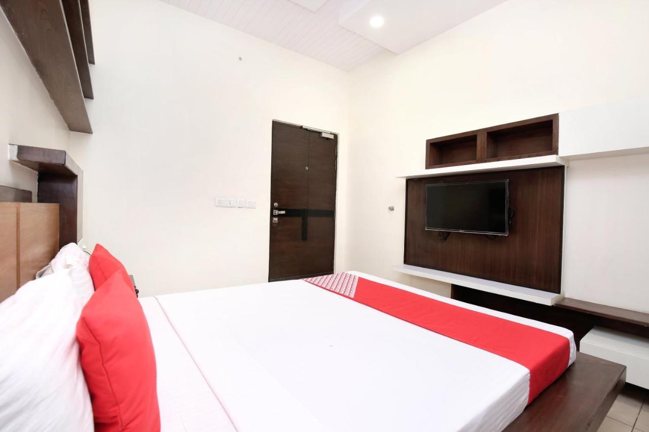 Hotel Grand M Lajjo Ludhiana Extérieur photo