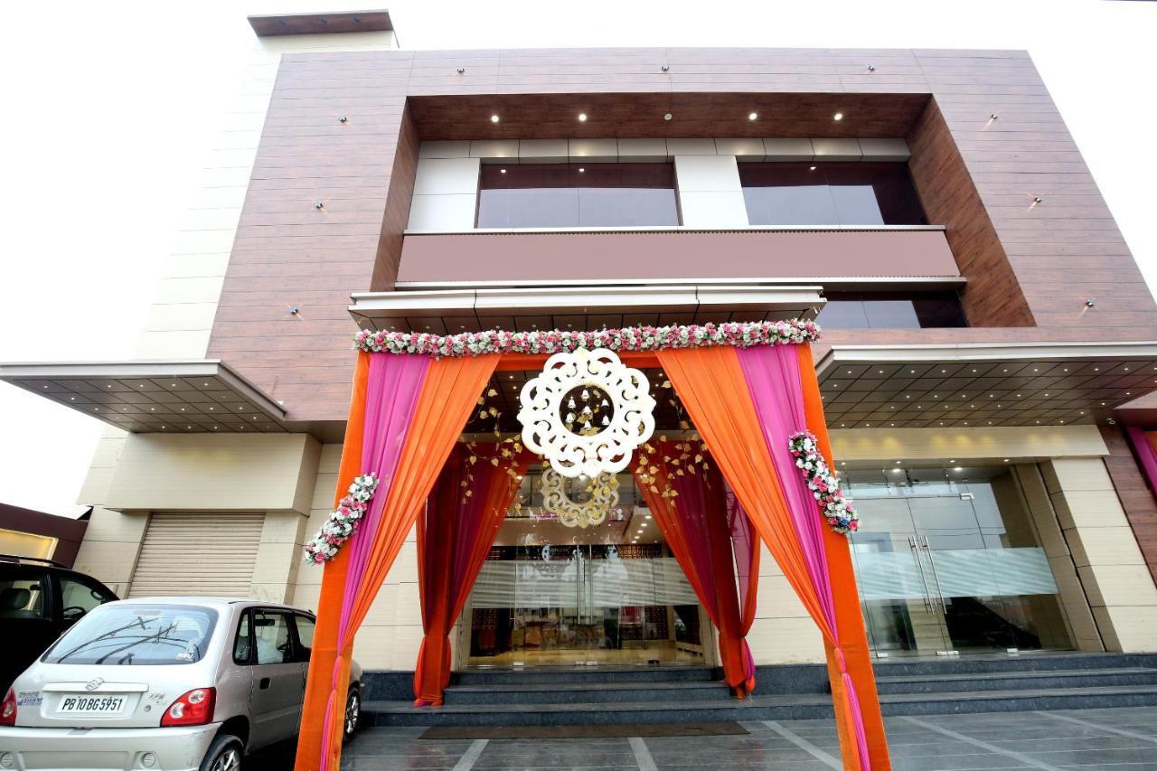 Hotel Grand M Lajjo Ludhiana Extérieur photo