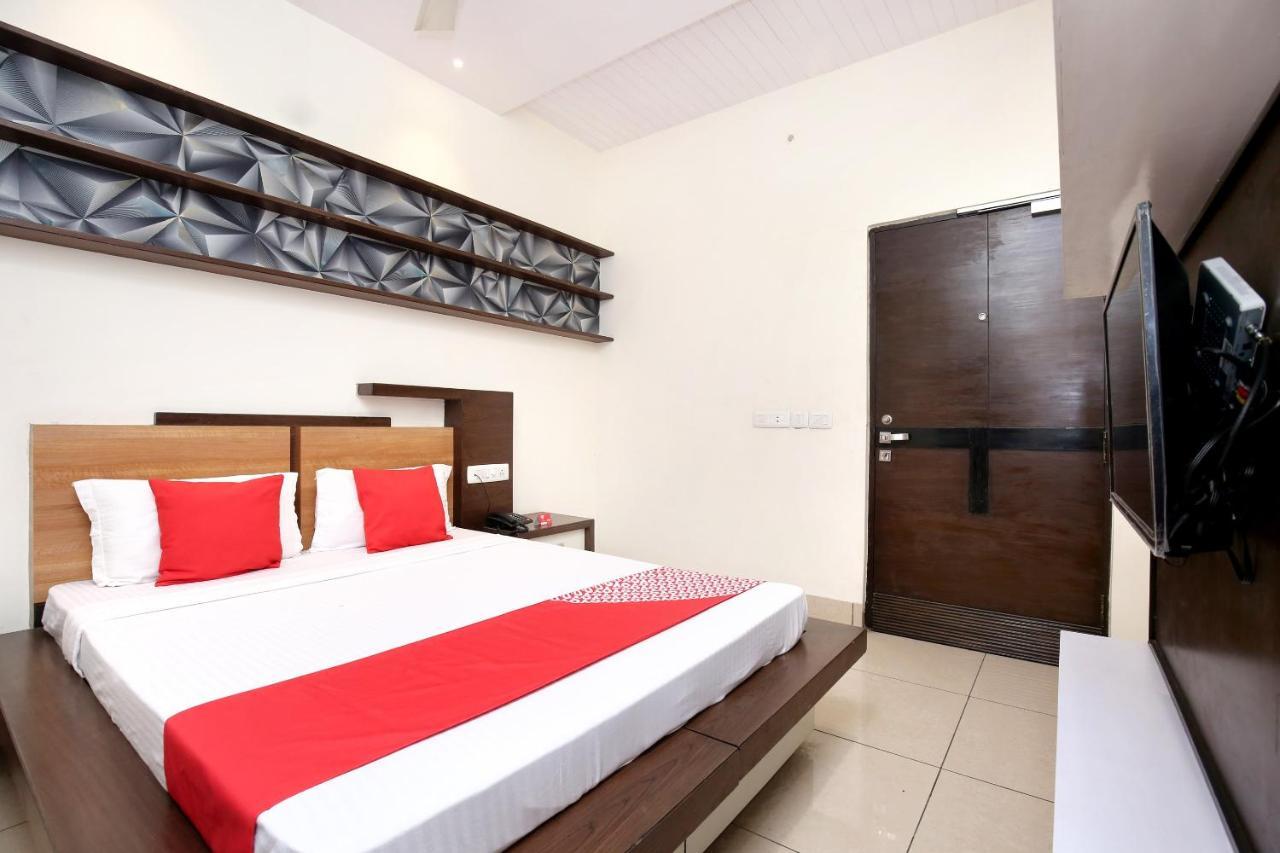 Hotel Grand M Lajjo Ludhiana Extérieur photo