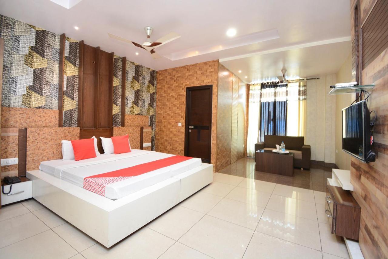 Hotel Grand M Lajjo Ludhiana Extérieur photo