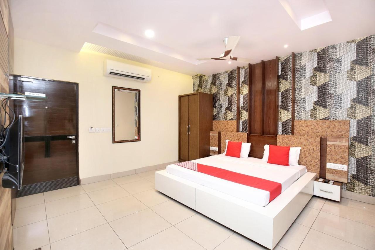 Hotel Grand M Lajjo Ludhiana Extérieur photo